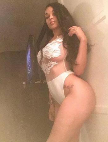 , 23  female escort, Inland Empire