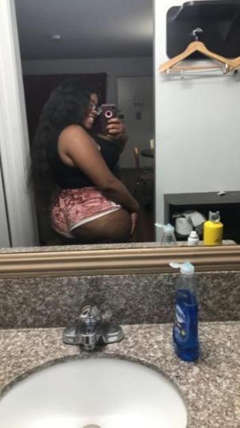 Leah, 23  female escort, Inland Empire