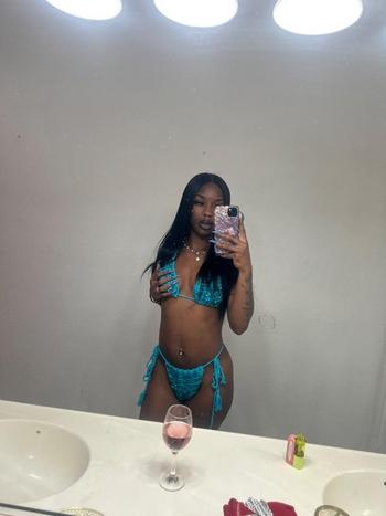 Nana, 20  female escort, Inland Empire