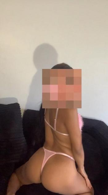 Emerald, 22  female escort, Inland Empire