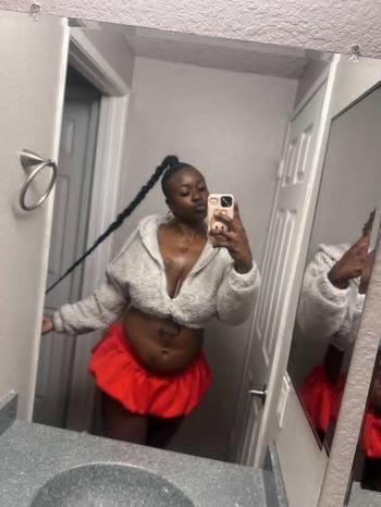 GG, 29  female escort, Inland Empire