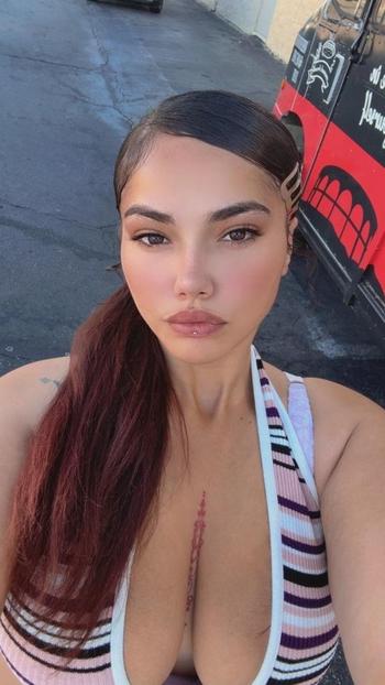 Dez , 22  female escort, Inland Empire
